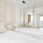 Luxury Sky Jagodno With Jacuzzi Parking & Terrace By Renters Prestige Breslavia