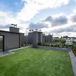 Luxury Sky Jagodno With Jacuzzi Parking & Terrace By Renters Prestige Apartamento *