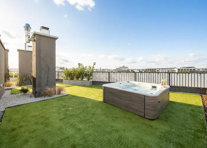 Luxury Sky Jagodno With Jacuzzi Parking & Terrace By Renters Prestige Appartement