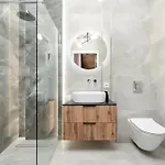 Luxury Sky Jagodno With Jacuzzi Parking & Terrace By Renters Prestige *