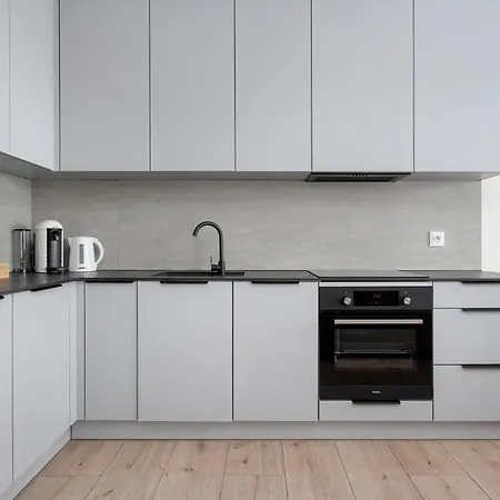 Luxury Sky Jagodno With Jacuzzi Parking & Terrace By Renters Prestige *