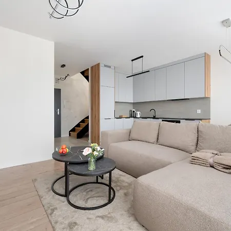 Luxury Sky Jagodno With Jacuzzi Parking & Terrace By Renters Prestige Apartment *