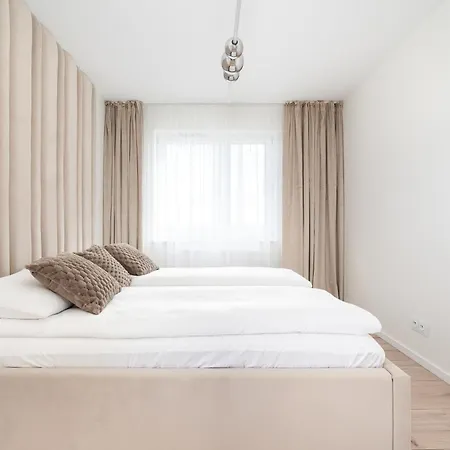Apartment Luxury Sky Jagodno With Jacuzzi Parking & Terrace By Renters Prestige *