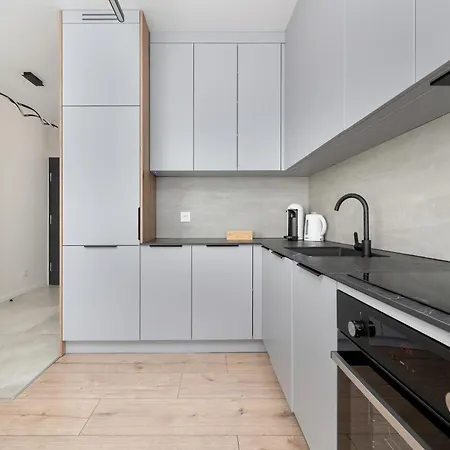 Luxury Sky Jagodno With Jacuzzi Parking & Terrace By Renters Prestige *