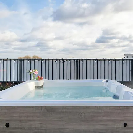 아파트 Luxury Sky Jagodno With Jacuzzi Parking & Terrace By Renters Prestige