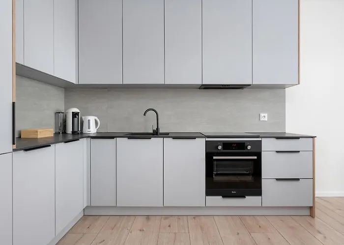 Luxury Sky Jagodno With Jacuzzi Parking & Terrace By Renters Prestige *