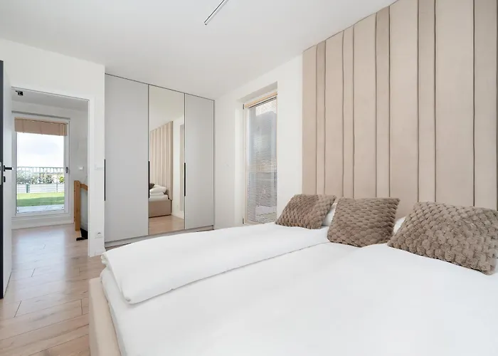 Luxury Sky Jagodno With Jacuzzi Parking & Terrace By Renters Prestige Breslavia